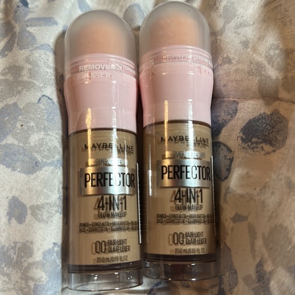 Maybelline Instant Age Rewind Instant Perfector 4-In-1 Glow Makeup, Light, 0.68 - Picture 2 of 2